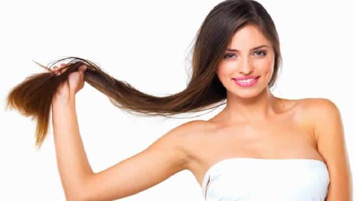 22 وصفة طبيعية لتطويل الشعر وتكثيفه بسرعة