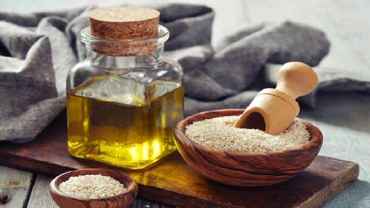 فوائد زيت السمسم، 15 فائدة للشعر والبشرة والصحة