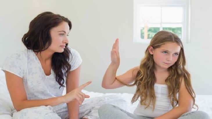 أسباب كره الطفل لوالديه، تعرفي عليهم