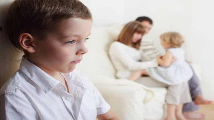 15 نصيحة للتعامل السليم مع الطفل الإنطوائي