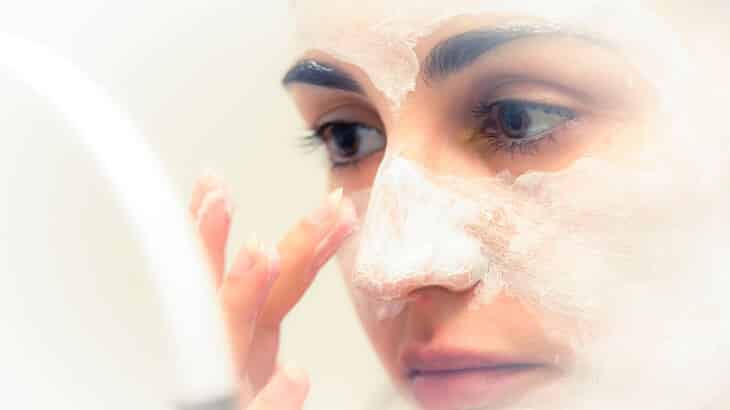 7 وصفات طبيعية لعلاج حبوب الوجه الصغيرة
