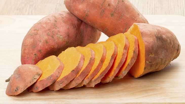 طريقة عمل البطاطا الحلوة المشوية في الفرن