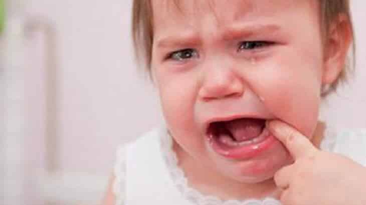 أعراض التسنين عند الرضع وكيفية التعامل السليم معه