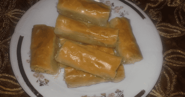 طريقة عمل الجلاش الحلو بالمهلبية بالصور خطوة بخطوة