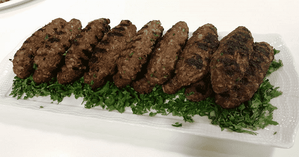 طريقة عمل الكفتة المشوية على الفحم فى البيت