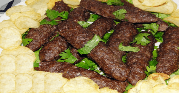 طريقة عمل الكفتة المشوية على الفحم فى البيت