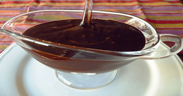 طريقة عمل صوص الشيكولاتة بالشيكولاتة الخام أو الكاكاو