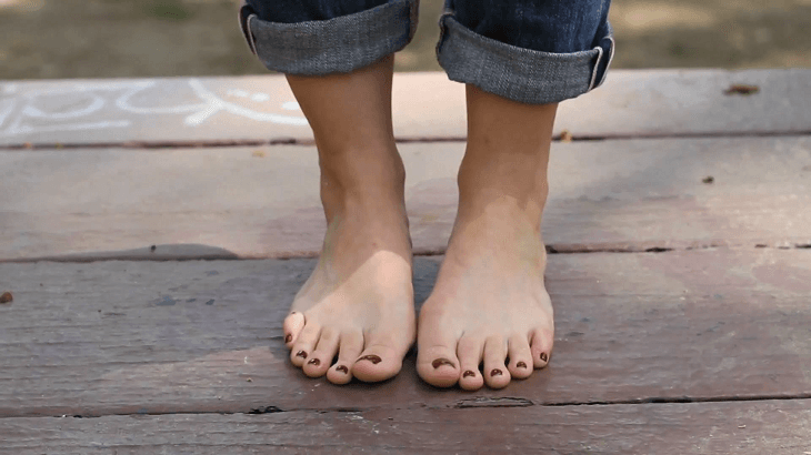 علاج تورم القدمين عند النساء بالاعشاب الطبيعية