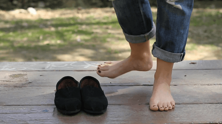 علاج تورم القدمين عند النساء بالاعشاب الطبيعية