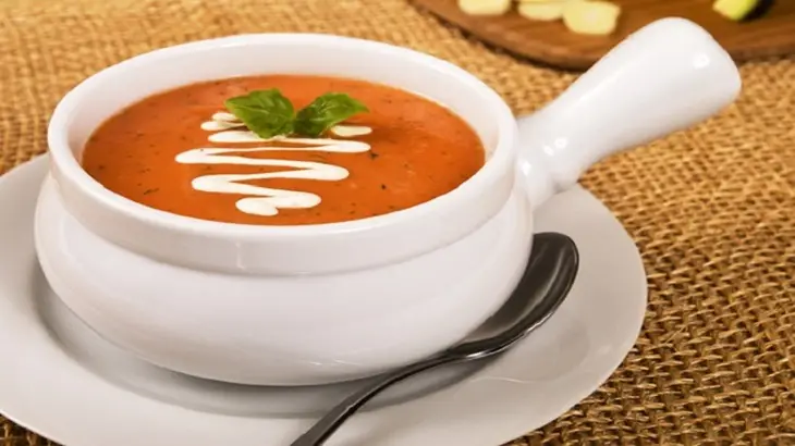 طريقة عمل شوربة الطماطم بالصور والخطوات