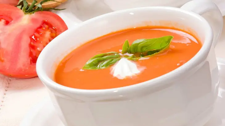 طريقة عمل شوربة الطماطم بالصور والخطوات