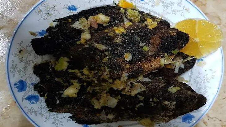 طريقة عمل السمك المشوي بالردة في الفرن