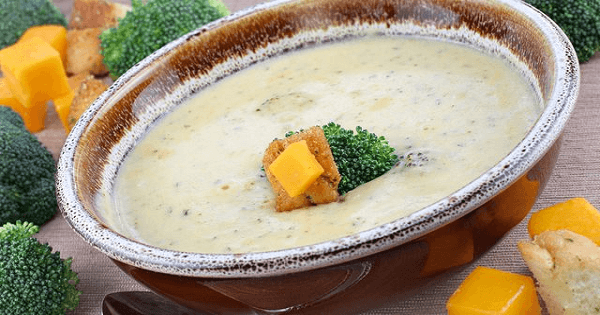 طريقة عمل شوربة البروكلي بالجبن بالصور خطوة بخطوة