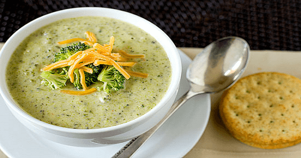طريقة عمل شوربة البروكلي بالجبن بالصور خطوة بخطوة