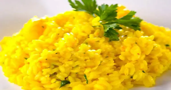 طريقة عمل الارز الاصفر بالكركم بالصور