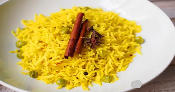 طريقة عمل الارز الاصفر بالكركم بالصور
