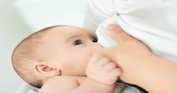 أعراض وعلامات الحمل أثناء الرضاعة النظيفة