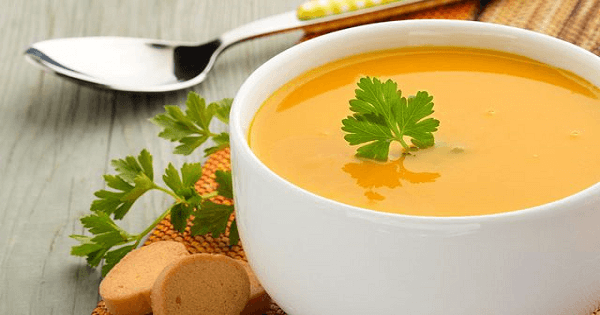 طريقة عمل شوربة العدس الأصفر بالشعرية بالصور
