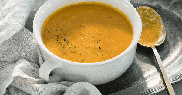 طريقة عمل شوربة العدس الأصفر بالشعرية بالصور