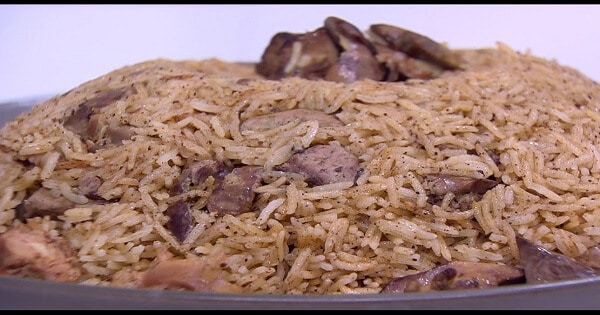 طريقة عمل الارز بالخلطة بالكبد والقوانص بالصور
