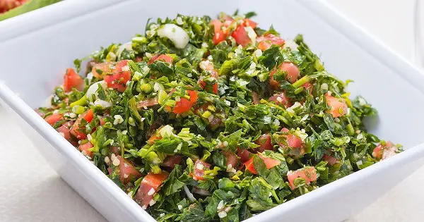 طريقة عمل التبولة بالصور والخطوات