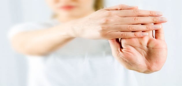 أعراض إلتهاب الأعصاب في اليد وعلاجه بالأعشاب