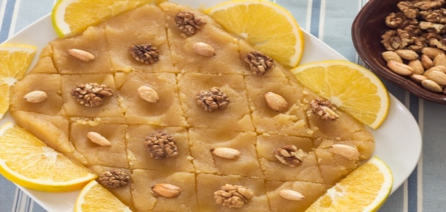 طريقة عمل سد الحنك بالعسل الأسود والدقيق