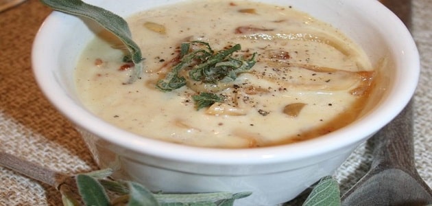 طريقة عمل شوربة البصل بالكريمة