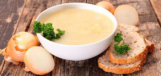طريقة عمل شوربة البصل بالكريمة