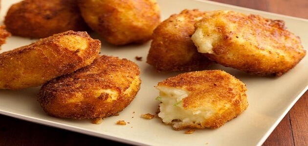 طريقة عمل كرات البطاطس المقلية بالجبن واللحمة المفرومة
