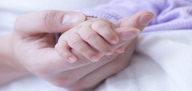 علاج النقط البيضاء في الأظافر عند الأطفال