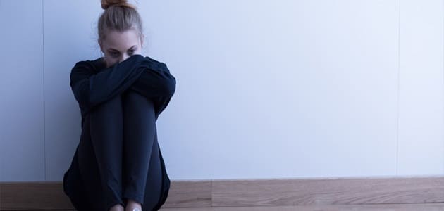 علامات الإكتئاب عند المرأة وعلاجه بالقرآن