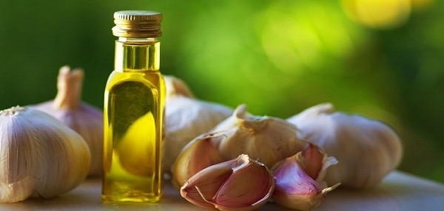 فوائد زيت الثوم للشعر الخفيف