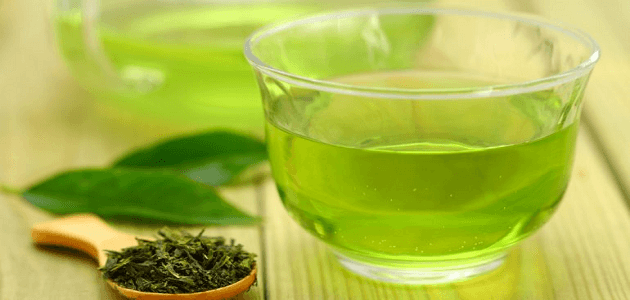 فوائد وأضرار الشاي الأخضر على الريق