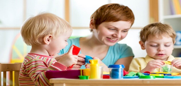 متى يبدأ الطفل بالكلام والنطق (السن الطبيعي للكلام)