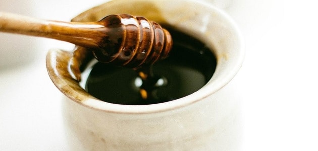 فوائد اللبن بالعسل الأسود للنحافة وإنقاص الوزن