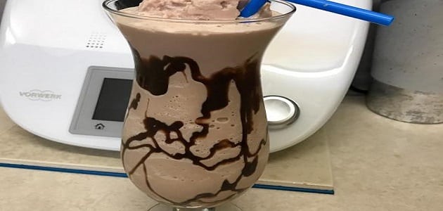 طريقة عمل الموكا الحار بالرغوة