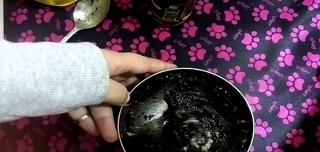 طريقة عمل حنة الرسم السوداء بالحجر الأسود