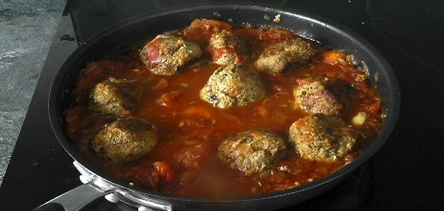 طريقة عمل كفتة الأرز بالصلصة بالصور والخطوات