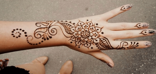مكونات الحنة السوداء للرسم والنقش