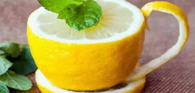 أضرار شرب عصير الليمون يوميًا على القولون العصبي