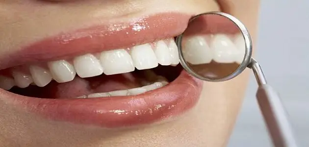 15 استخدام لغسول الفم واضرارها على اللثة