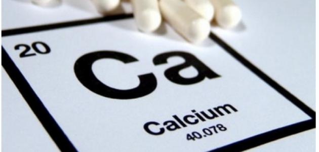 ما العوامل التي تساعد على امتصاص الكالسيوم في الجسم