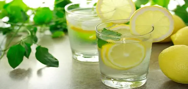 فوائد شرب الماء الدافئ مع الليمون للتخسيس