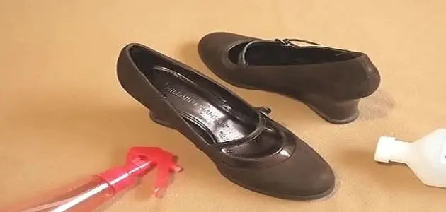 كيفية توسيع الحذاء الجديد