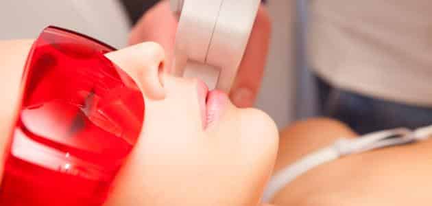 كيف يتم إزالة الشعر بالليزر