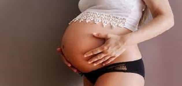 ما سبب نزول إفرازات صفراء في الشهر التاسع